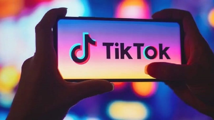 TikTok marca las tendencias del marketing digital actual. Aprende a usarlas, adaptarlas y aprovecharlas antes de que desaparezcan en semanas.